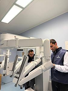 Azərbaycanda ilk dəfə Toumai Laparoscopic Surgical Robot sistemi Yeni Klinika xəstəxanasında Medsol şirkəti tərəfindən uğurla quraşdırıldı. thumbnail 4